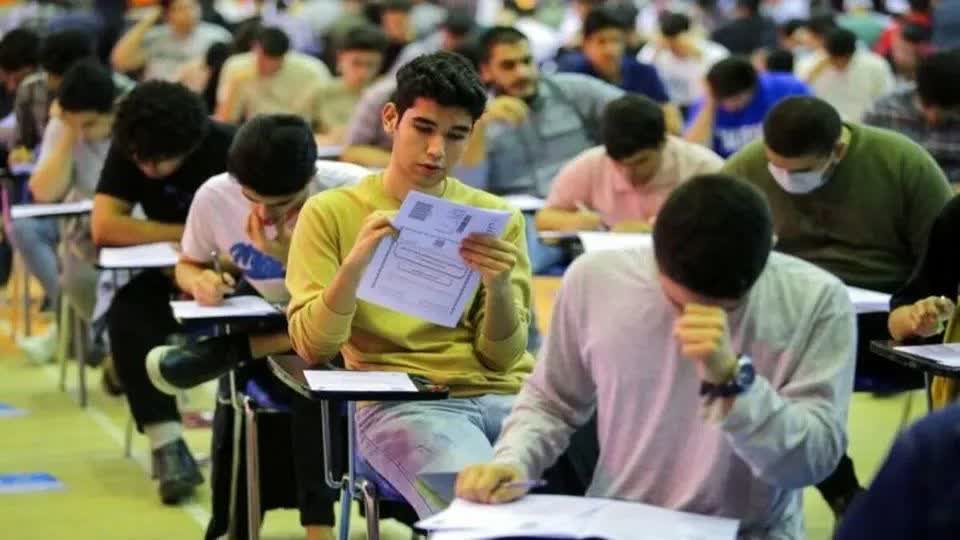 شناسایی موارد تخلف در امتحانات نهایی؛ ورود تلفن همراه عامل اصلی